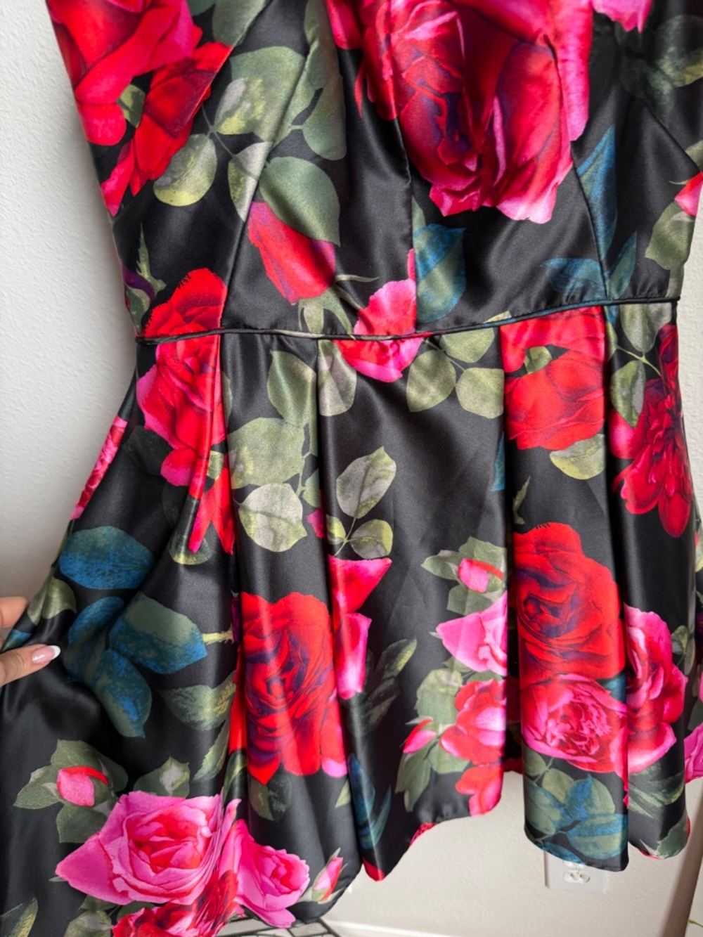 Betsy & Adam Black Red Rose Floral Satin Fit & Flare Cocktail Party Dress Sz 10 - Picture 4 of 9